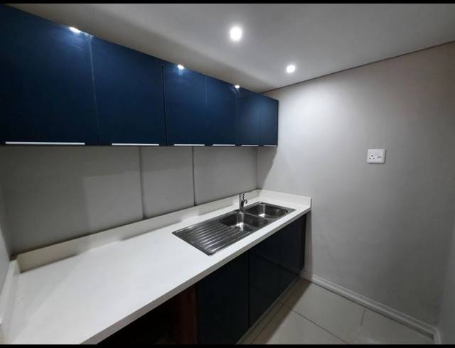 2 BEDROOM DUPLEX FOR SALE IN MENLO PARK